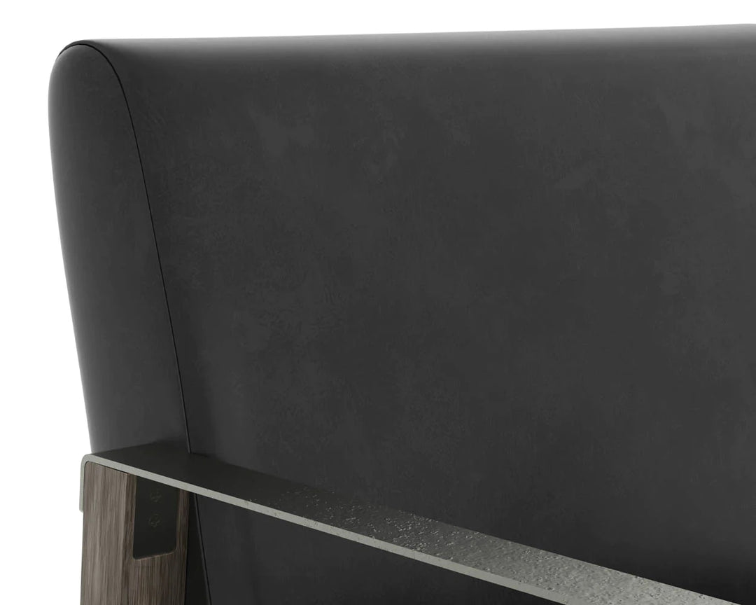 Earl Lounge Chair